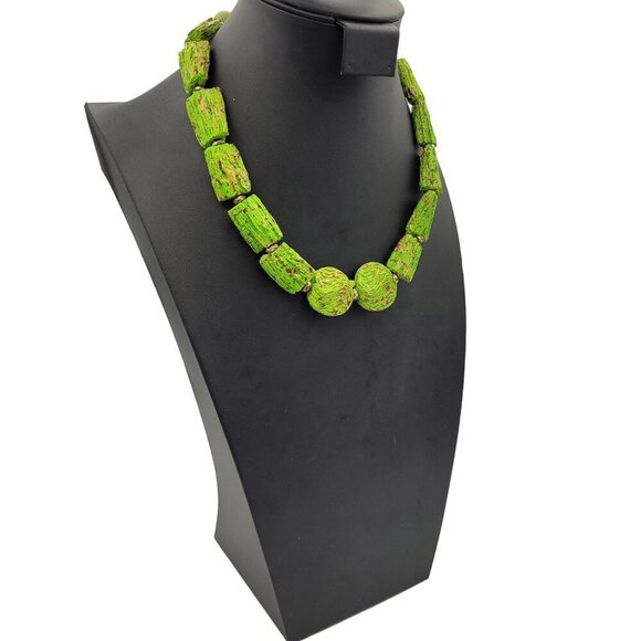 Vintage Green & Purple Beaded Necklace Barrel & Round Beads Heart Toggle Clasp - Picture 3 of 7